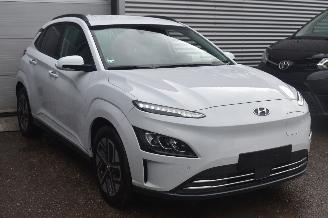 Hyundai Kona 64Kwh Comfort 204Pk 3FASE *Navi/Clima/Camera/Stoelverwarming picture 2