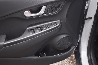 Hyundai Kona 64Kwh Comfort 204Pk 3FASE *Navi/Clima/Camera/Stoelverwarming picture 9