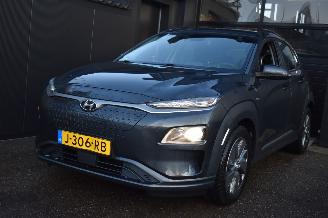 uszkodzony samochody osobowe Hyundai Kona 64Kwh Comfort 204Pk 3Fase SOH 100% *Navi/Clima/Camera 2020/12