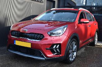 damaged passenger cars Kia Niro 1.6 Gdi Hybrid Executiveline 105Pk *Navi/Clima/Leder/Schuifdak/Camera/stoelverwarming 2020/6