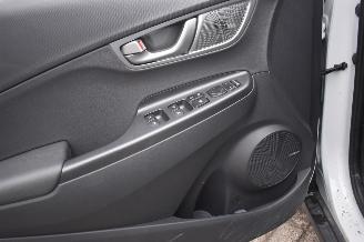Hyundai Kona 64Kwh EV Limeted 204Pk 3FASE 100% SOH *Navi/Clima/Leder/Camera/Stoelverwarming picture 9