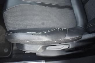 Peugeot 5008 1.6 Puretech Blue Lease GT Line 181Pk *Navi/Clima/Camera/Stoelverwarming picture 9