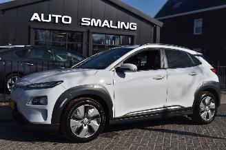 Unfallwagen Hyundai Kona 64Kwh Premium 204Pk 3FASE *Navi/Clima/Leder/Camera/Stoelverwarming 2020/12