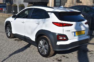 Hyundai Kona 64Kwh Premium 204Pk 3FASE *Navi/Clima/Leder/Camera/Stoelverwarming picture 4