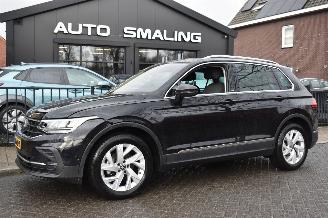 Voiture accidenté Volkswagen Tiguan 1.5 Tsi Life Business 150Pk *Navi/Clima/Camera/Stoelverwarming 2023/2