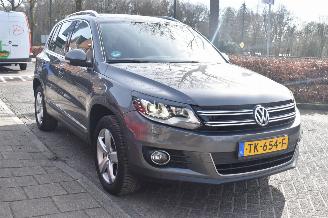 Volkswagen Tiguan 2.0 Tdi Sport&Style 4 Motion 140Pk *Airco/Navi/Stoelverwarming picture 2