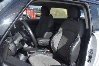 Mini Cooper 1.5 Camden Edition 136Pk *Navi/Clima picture 5