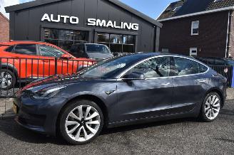 Voiture accidenté Tesla Model 3 60Kwh Standard Range 238Pk 3Fase *Navi/Clima/Camera/Panorama/Leder 2019/11