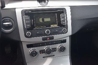 Volkswagen Passat 1.6 Tdi Bluemotion Executive 140Pk *Airco/Navi picture 10