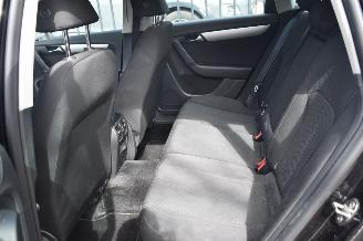 Volkswagen Passat 1.6 Tdi Bluemotion Executive 140Pk *Airco/Navi picture 6