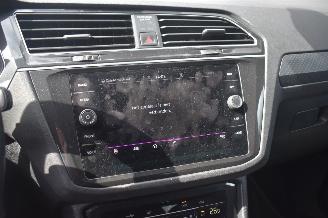 Volkswagen Tiguan 1.5 Tsi R-Line Business+ 150Pk *Navi/Clima/Camera/IQ Light picture 10