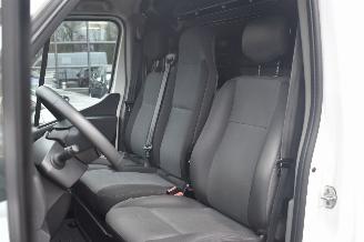 Renault Master 2.3 T35 135Pk L3H2 Work Edition *Navi/Airco/Camera picture 6