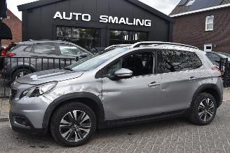 Voiture accidenté Peugeot 2008 1.2 Puretech GT-Line 110Pk *Navi/Clima/Camera 2019/5
