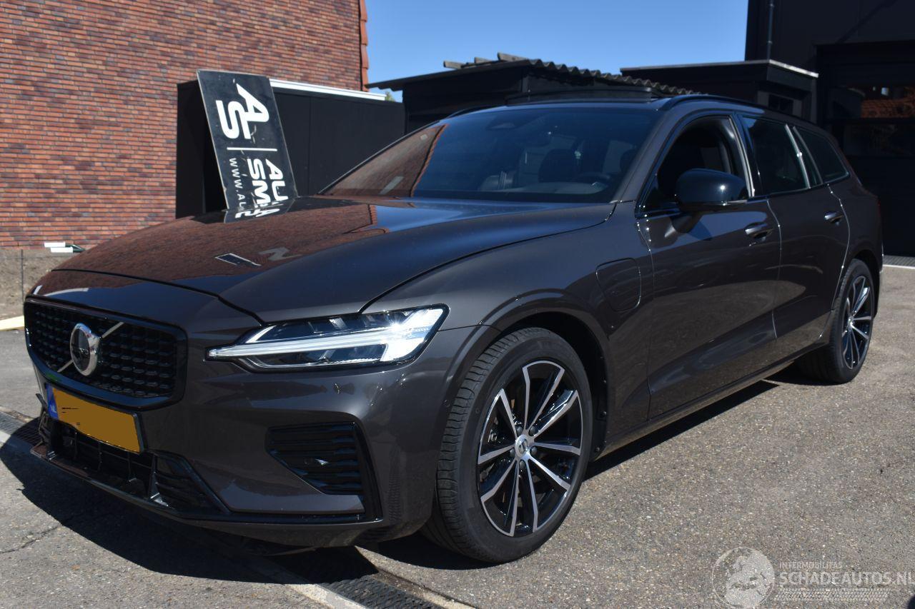 Volvo V-60 2.0 T6 Plug-in Hybrid AWD Plus Dark 253Pk *Navi/Clima/Camera/Panorama/Stoelverwarming