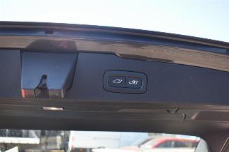 Volvo V-60 2.0 T6 Plug-in Hybrid AWD Plus Dark 253Pk *Navi/Clima/Camera/Panorama/Stoelverwarming picture 17