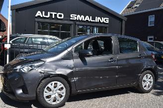 Unfallwagen Toyota Yaris 1.5 Hybrid Aspiration 75Pk *Navi/Clima/Camera 2017/8
