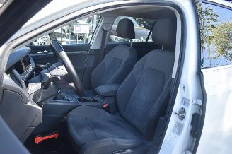 Volkswagen Golf 1.5 Tsi R-Line Business 131Pk *Navi/Clima/Camera/Panorama/Stoelverwarming picture 9