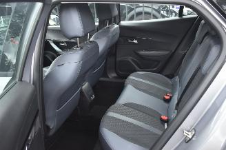 Peugeot e-2008 50Kwh EV Allure 136Pk 3 Fase SOH 96% *Navi/Clima/Camera/Stoelverwarming picture 6