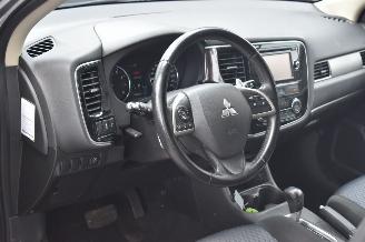 Mitsubishi Outlander 2.0 Intense+ 150Pk 2WD 7 personen *Navi/Clima/Camera picture 9
