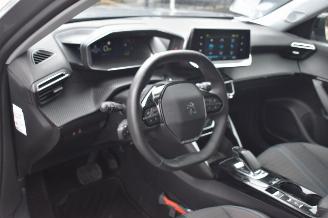 Peugeot e-2008 50Kwh Allure Pack 50Kwh 3FASE *Navi/Clima/Camera picture 7