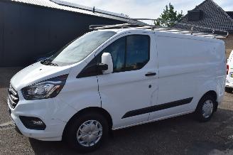 Vaurioauto  commercial vehicles Ford Transit Custom 2.0 Tdci 300 131Pk L1H1 Trend *Navi/Airco/Camera 2020/9