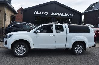 Schade bestelwagen Isuzu D-Max 1.9D Extended 4WD Cab LS 163Pk *Clima/Camera 2019/8