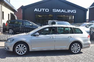 Unfallwagen Volkswagen Golf 1.6 Tdi Highline 116Pk *Navi/Clima/Camera/stoelverwarming 2017/6