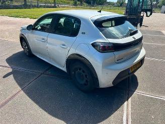 Peugeot e-208 50Kwh EV Allure 136Pk *Navi/Clima picture 3