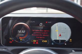 Mercedes A-klasse 180 Premium Plus 136Pk *Navi/Clima/Stoelverwarming/Panorama picture 12