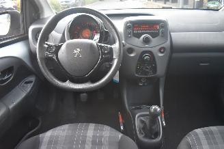Peugeot 108 1.0 e-VTI  Active 72Pk *Airco picture 11