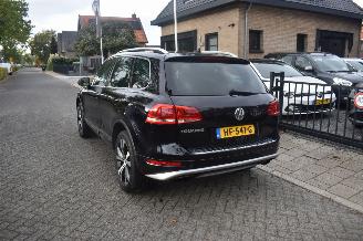 Volkswagen Touareg 4.2 V8 Tdi 340Pk 4X4 *Navi/Leder/Panorama/Stoelverwarming/Camera/Luchtvering picture 4