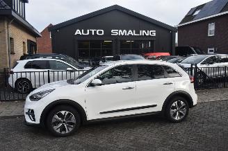 Schadeauto Kia Niro 64Kwh Executiveline 204Pk 3Fase *Navi/Clima/Camera/Leder 2020/12
