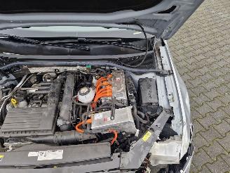 Volkswagen Passat GTE HYBRIDE / SPORTLEER / PANORAMA picture 17