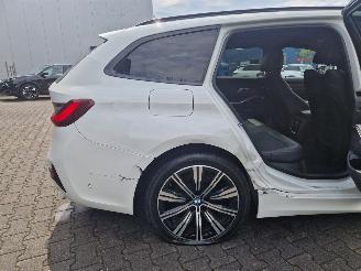 BMW 3-serie 2.0LTr 115KW AUTOM / SPORTLEER / HEAD UPP / ZWARTE HEMEL picture 7
