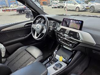 BMW X3 X-LINE / HEAD UP / PANO DAK picture 16