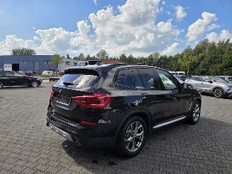 BMW X3 X-LINE / HEAD UP / PANO DAK picture 10