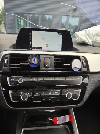 BMW 1-serie 218i COUPE /  M- PERFORMANCE picture 18