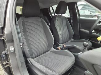 Peugeot 208 74kw STYLE  20DKM picture 16