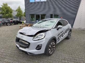 Schadeauto Ford Puma TITANIUM / NAVI / STOELVERW / 30 DKM 2023/10