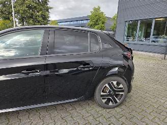 Peugeot 208 74KW / NAVI / 11.DKM picture 5