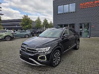 damaged passenger cars Volkswagen T-Roc TDi 2.0 / 115kw AUTOMAAT / STYLE / LEER ALCANTARA 2023/3