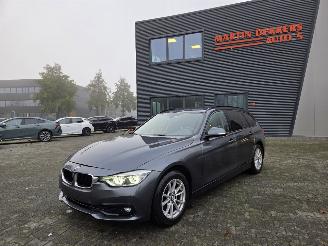 Damaged car BMW 3-serie 110KW DIESEL / AUTOMAAT /   51 DKM 2019/6