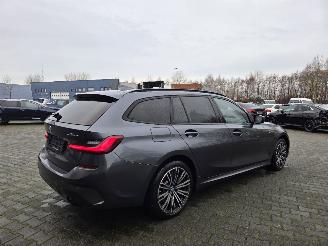 BMW 2500...3.3 330e HYBR /M-SPORT / HARM KARDON / HEAD UPP picture 13