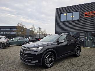 Schadeauto Volkswagen Tiguan LEER / PANODAK / 18 DKM 2024/5