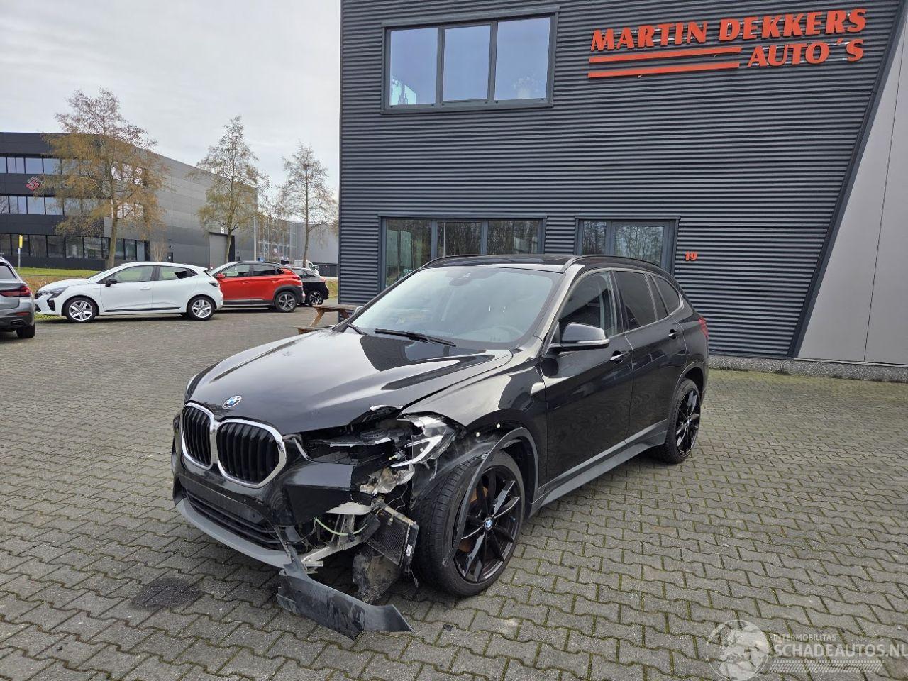 BMW X1 1.8i AUTOMAAT / PANO / LEER