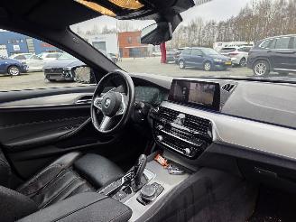 BMW 5-serie 530e  M-SPORT picture 20