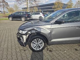 Volkswagen T-Roc 1.5 TSi AUTOM /NAVI / STOELVERW picture 4