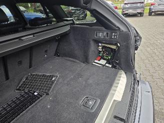 BMW 3-serie 330e X-DRIVE / M-SPORT / PANO / HEAD UPP picture 13