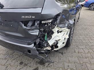 BMW 3-serie 330e X-DRIVE / M-SPORT / PANO / HEAD UPP picture 10