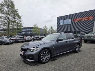 BMW 3-serie 330e X-DRIVE / M-SPORT / PANO / HEAD UPP picture 3